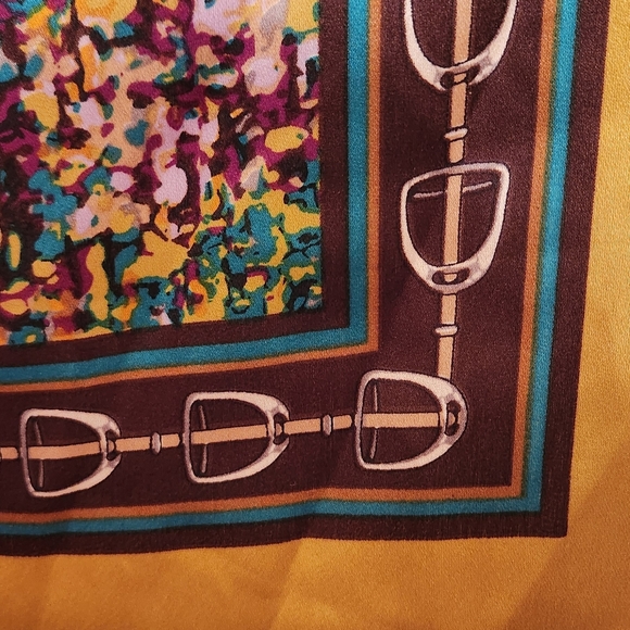 CLEO Brand Scarf - Picture 2 of 5